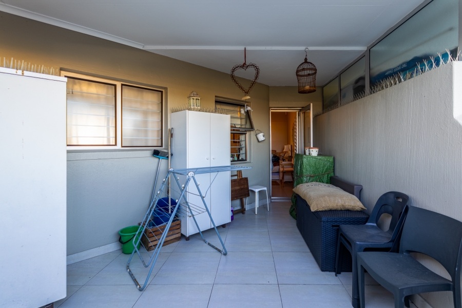 2 Bedroom Property for Sale in Table View Western Cape
